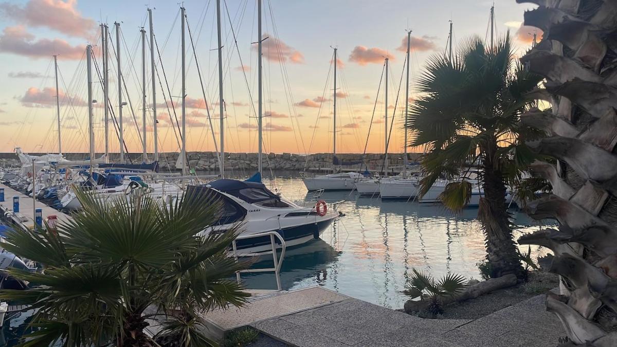 Sabrina Maison Chic Dolce Nido Sul Mare San Bartolomeo Al Mare Dış mekan fotoğraf